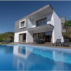 Victoria With Private Heated Pool Villa